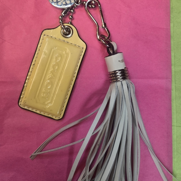 Coach Set Of 3 Hangtags. Tassel, Metallic Signature Charm, And Yellow Tag. - Picture 4 of 5